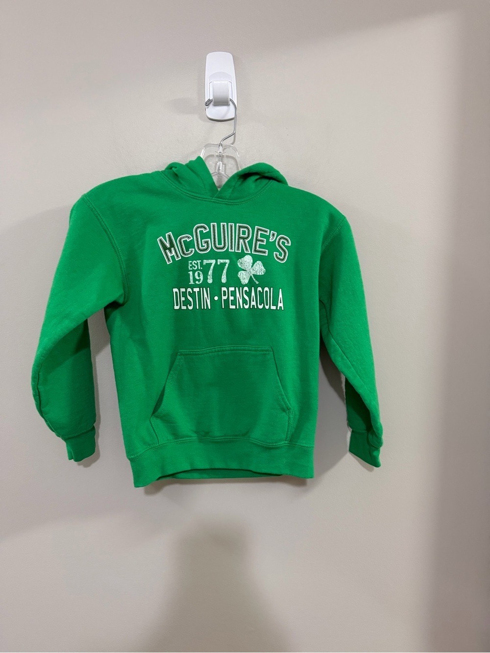 Gildan Green McGuire's Irish Pub 1977 Destin/Pensacola Kids Hoodie